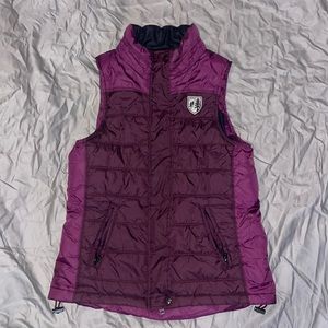 American Eagle Maroon Puffer Vest M EUC
